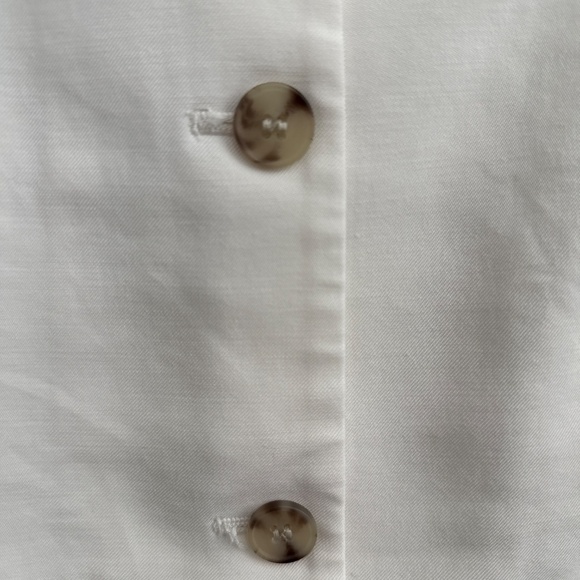 White button up vest - Picture 2 of 4